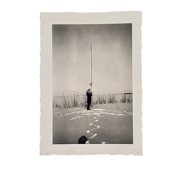 Vtg B&W Photo 1942 Found Woman With Pole Posing in Winter Snow Scene Snapshot - Picture 1 of 4